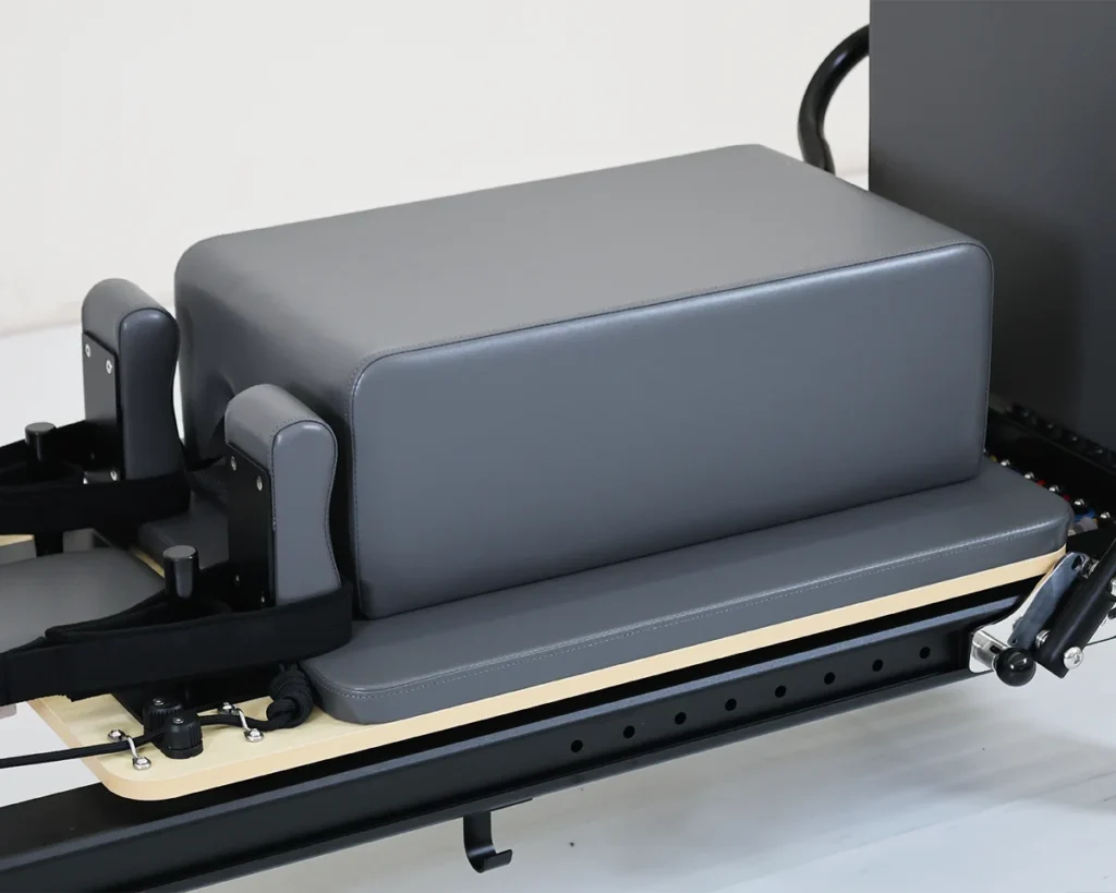 CP108 Full Track Aluminum Reformer Studio Equipment CP108 full track aluminum reformer studio equipment for Pilates training rooms